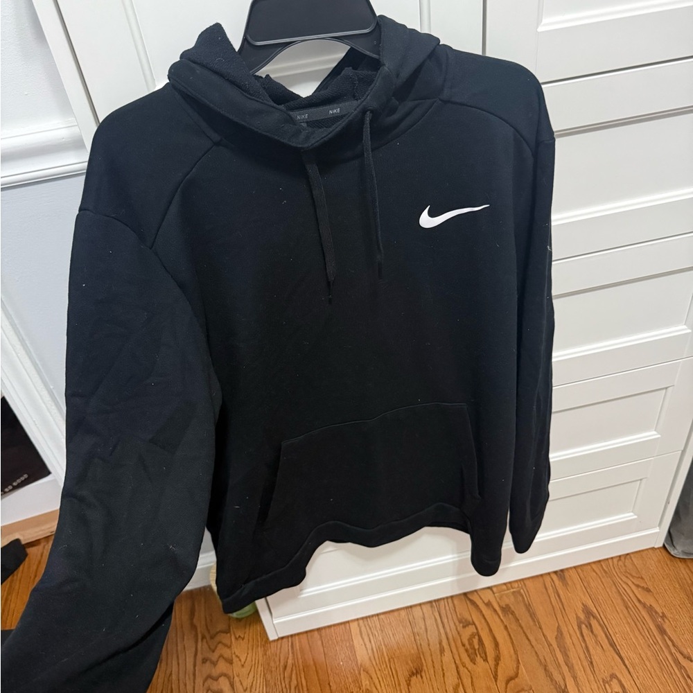 Nike Men's Black Pullover Hoodie
